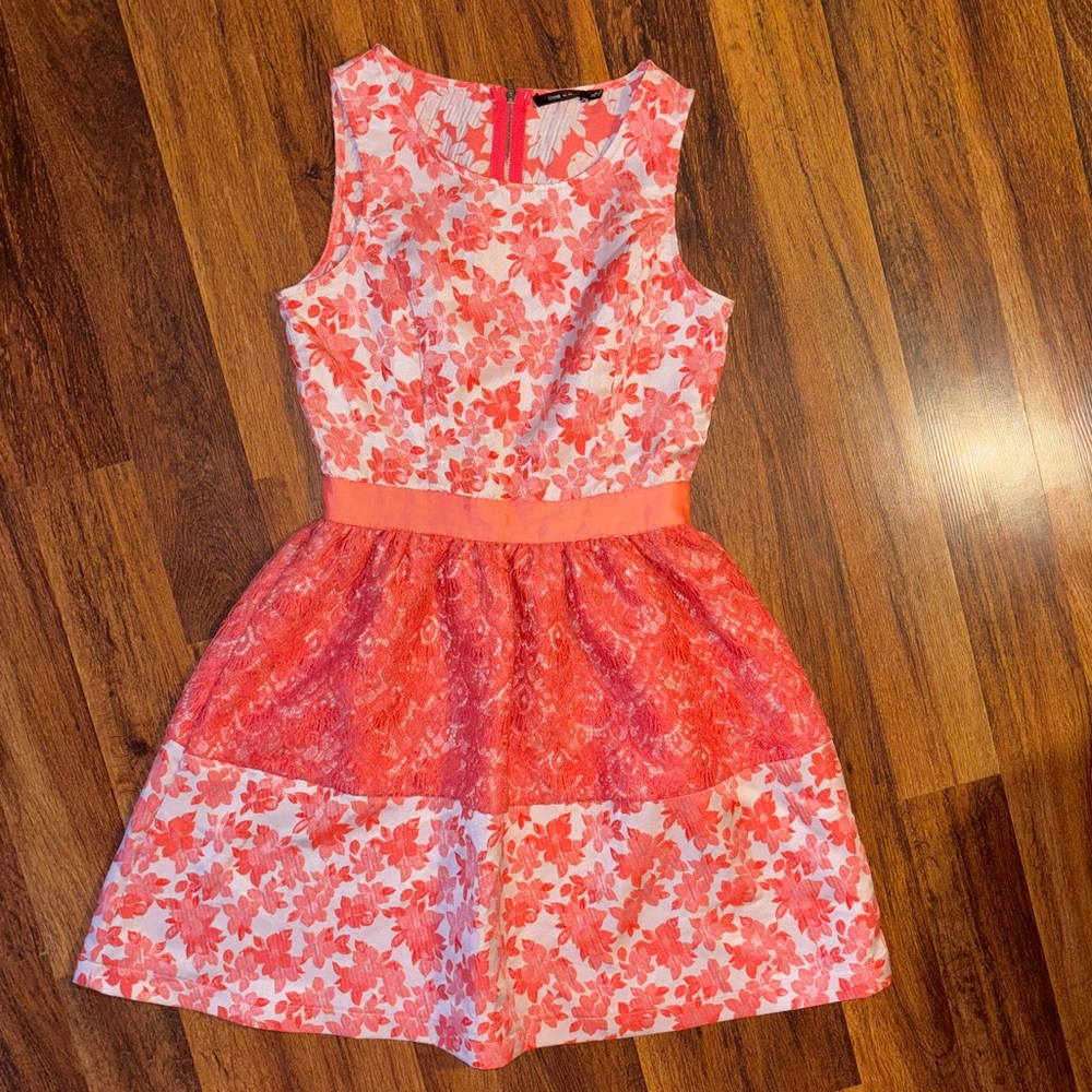 Doe & Rae Floral Dress size Small